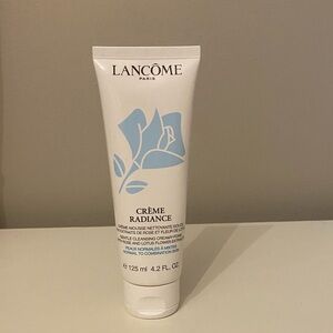 Crème Radiance Gentle Cleansing Cream - White and Blue